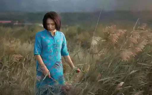 Girl in the reed grass field from Chrome web store to be run with OffiDocs Chromium online Girl in the reed grass field from Chrome web store to be run with OffiDocs Chromium online