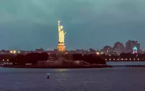 The statue glows in the night from Chrome web store to be run with OffiDocs Chromium online The statue glows in the night from Chrome web store to be run with OffiDocs Chromium online